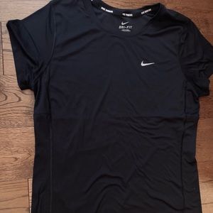 Nike Dri-fit top large